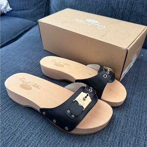 Dr. Scholl's Black Leather Mules with Wooden Sole